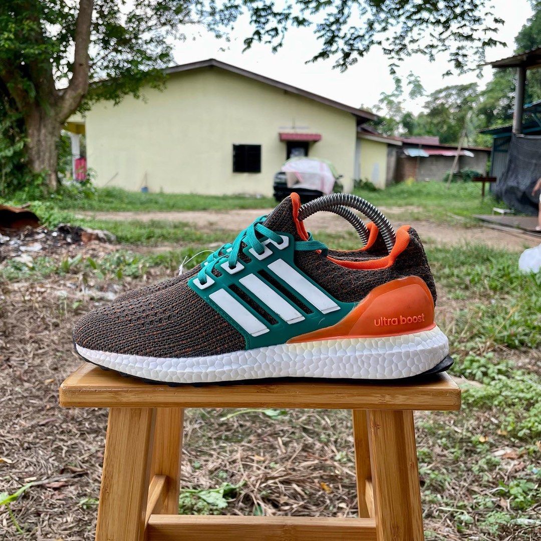Ultra boost 4. miami hurricanes store