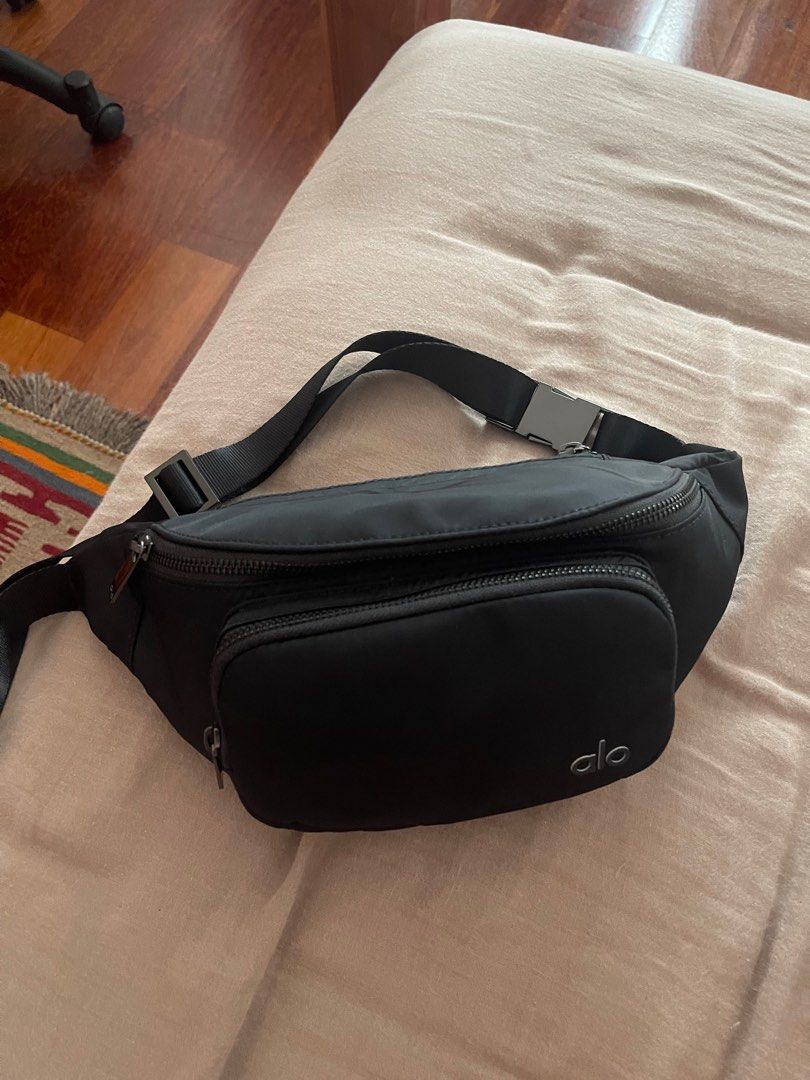 Alo yoga fanny pack deals