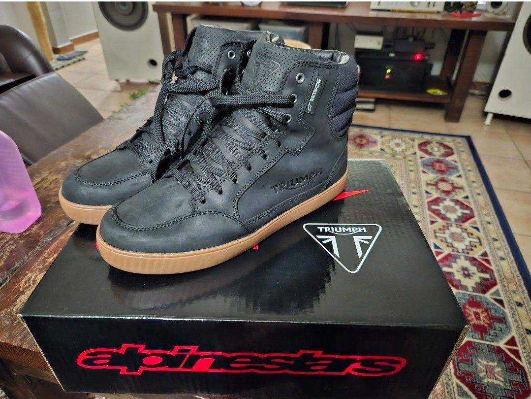 Alpinestars boot / Triumph boot, Motorcycles, Motorcycle Apparel on  Carousell