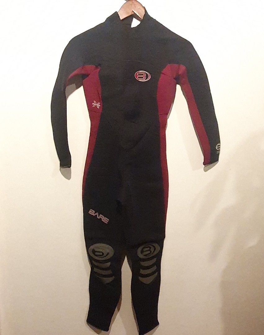 Bare wetsuit 3/2mm, size XXS/XS (Category: Activewear) located in Quezon City. Submitted by cheap-finds (Listing ID 1233830588, Image 1). Description: bought for 6k used 3x only full wetsuit fits young adult size is xxs - xs (size 0-2).