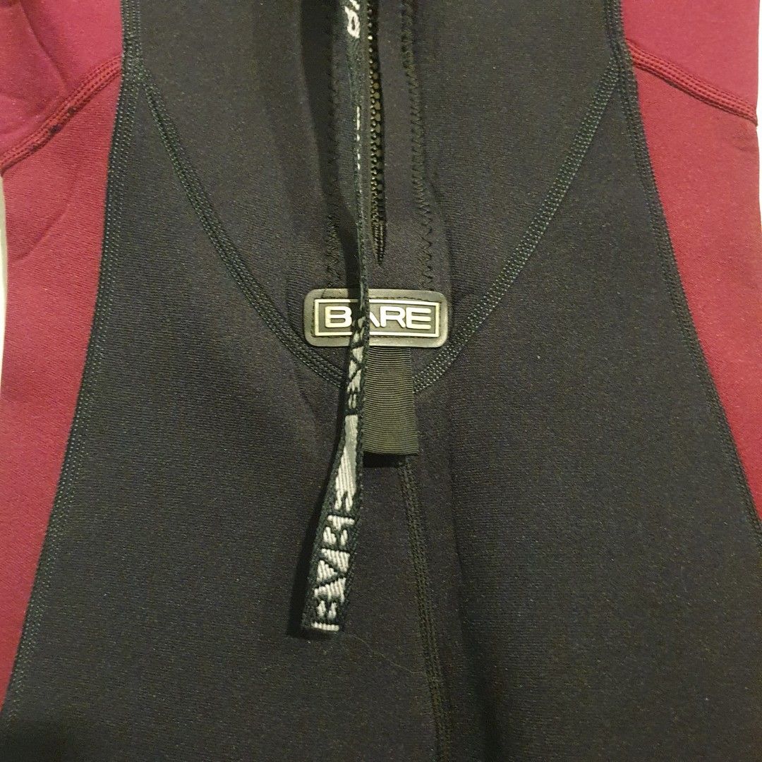 Bare wetsuit 3/2mm, size XXS/XS (Category: Activewear) located in Quezon City. Submitted by cheap-finds (Listing ID 1233830588, Image 3). Description: bought for 6k used 3x only full wetsuit fits young adult size is xxs - xs (size 0-2).