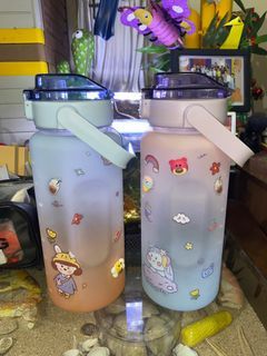 Botol Minum pelangi 2liter lengkap dengan stiker nya / botol minum anak / pemakaian hampir 2bulan / Nego aja