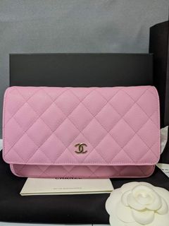 (Category: ) located in . Submitted by Le_Luxe (Listing ID 1233864366, Image 1). Description: .
