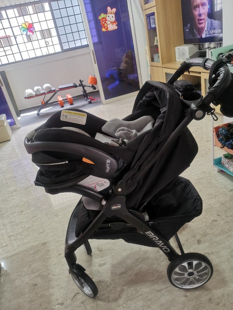 Chicco Bravo Keyfit 30 stroller, Babies & Kids, Going Out, Strollers on Carousell