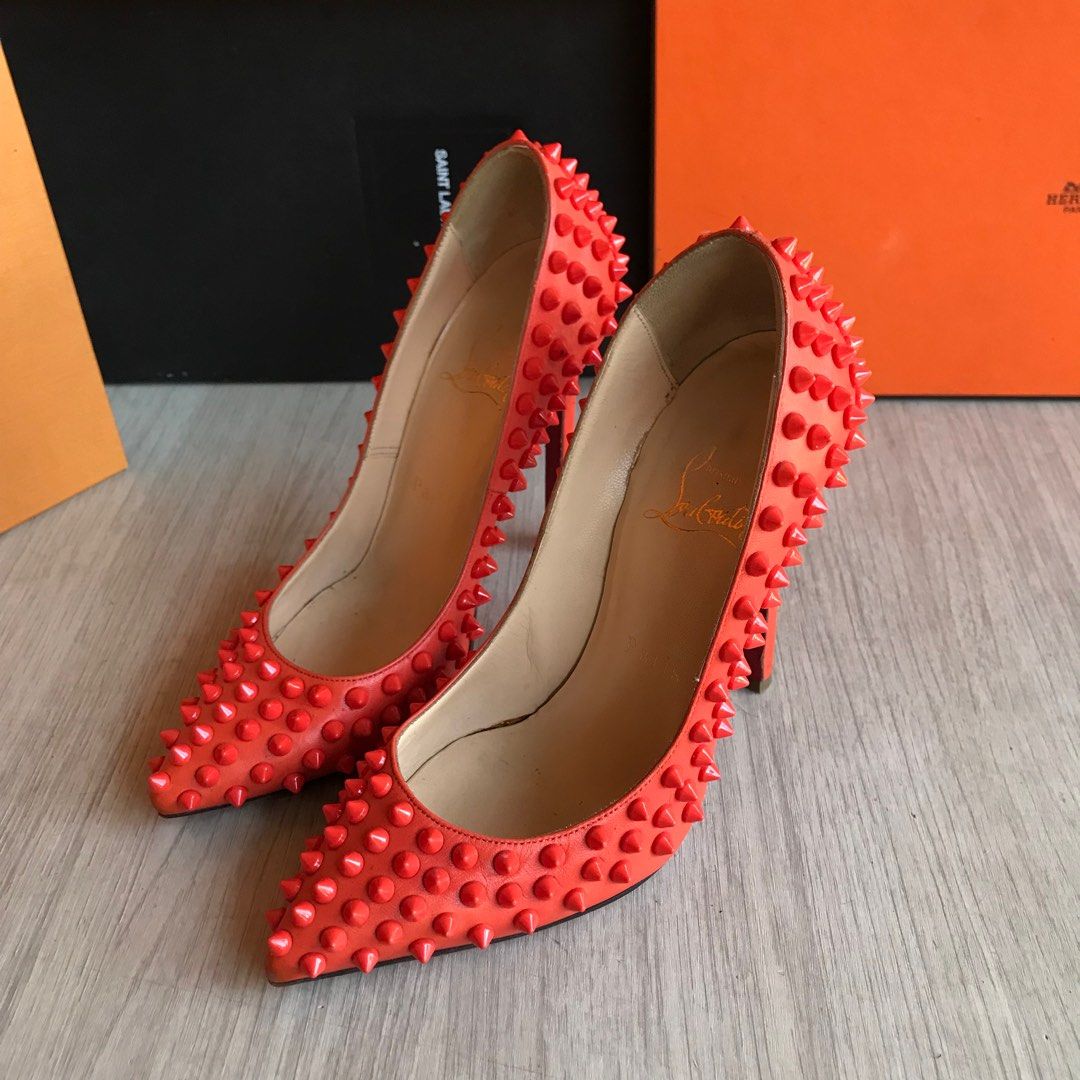 Christian shop louboutin studs