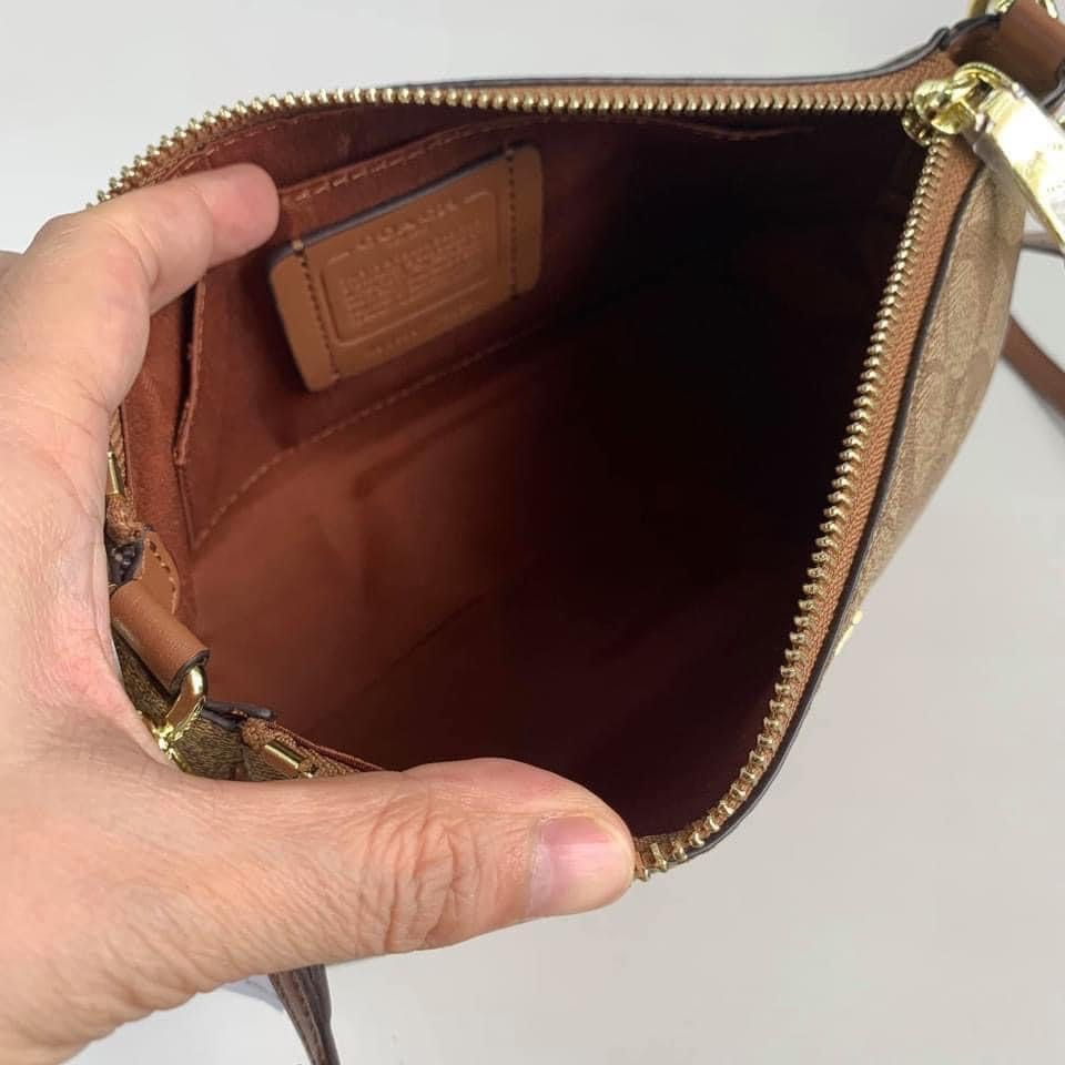 Coach Messico Top Handle Pouch in Signature (khaki), Women's Fashion ...