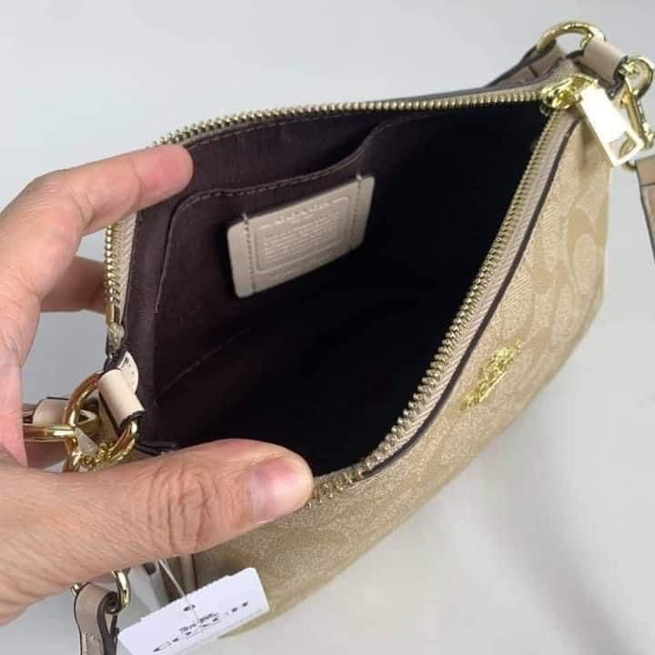 Coach Messico Top Handle Pouch in Signature (white), Women's Fashion ...