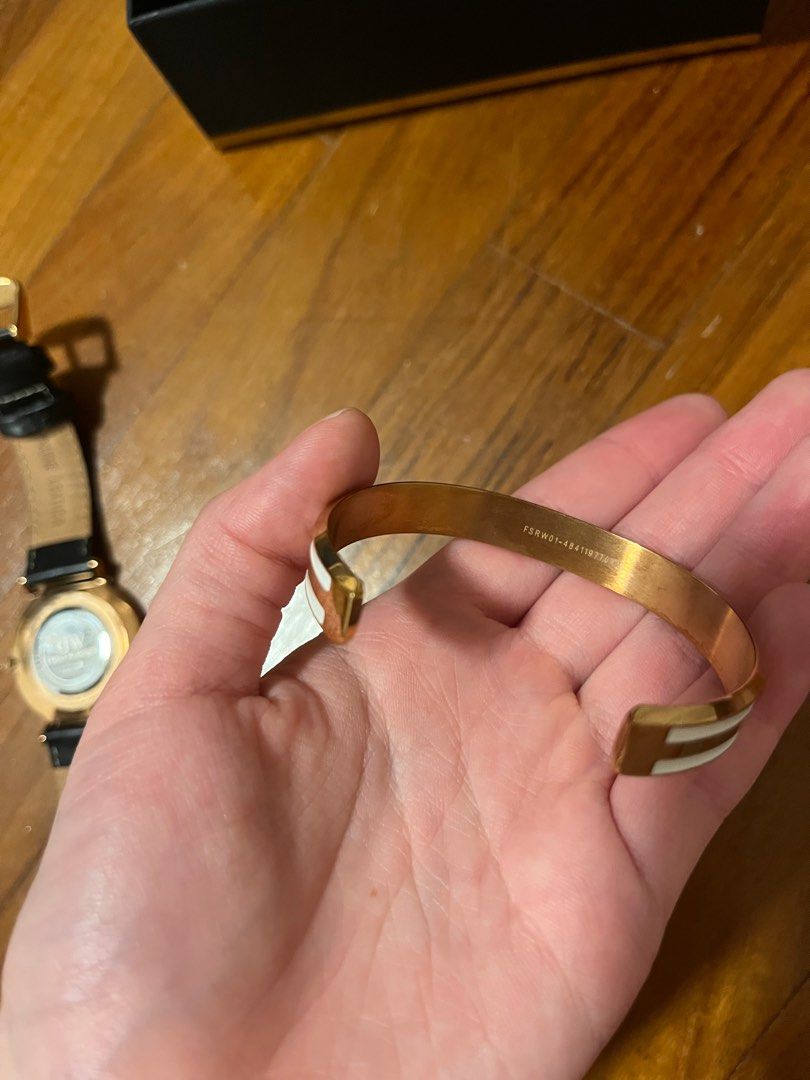 Daniel wellington top bracelet fake