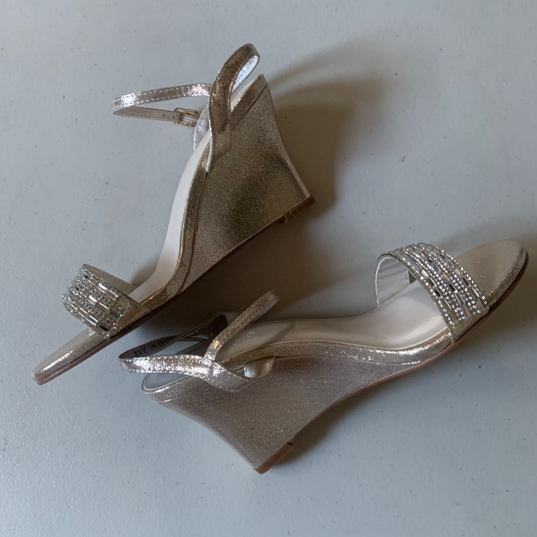 David's bridal clearance gold flats