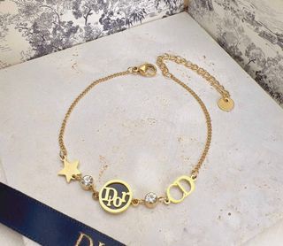 (Category: ) located in . Submitted by classy_accessory (Listing ID 1233806331, Image 1). Description: .