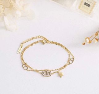 (Category: ) located in . Submitted by classy_accessory (Listing ID 1233806617, Image 1). Description: .