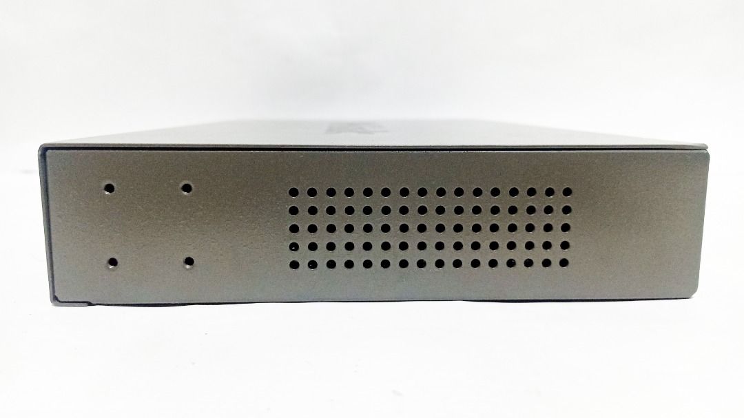 Dlink DGS 1024D switch (Metal Case) on Carousell