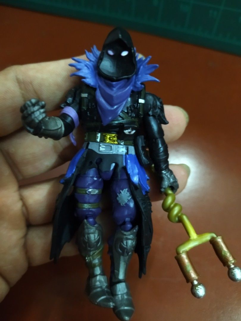 Fortnite 2025 toy raven