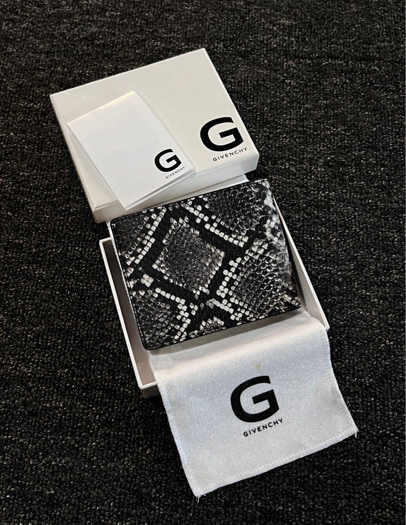 Givenchy wallet 2025