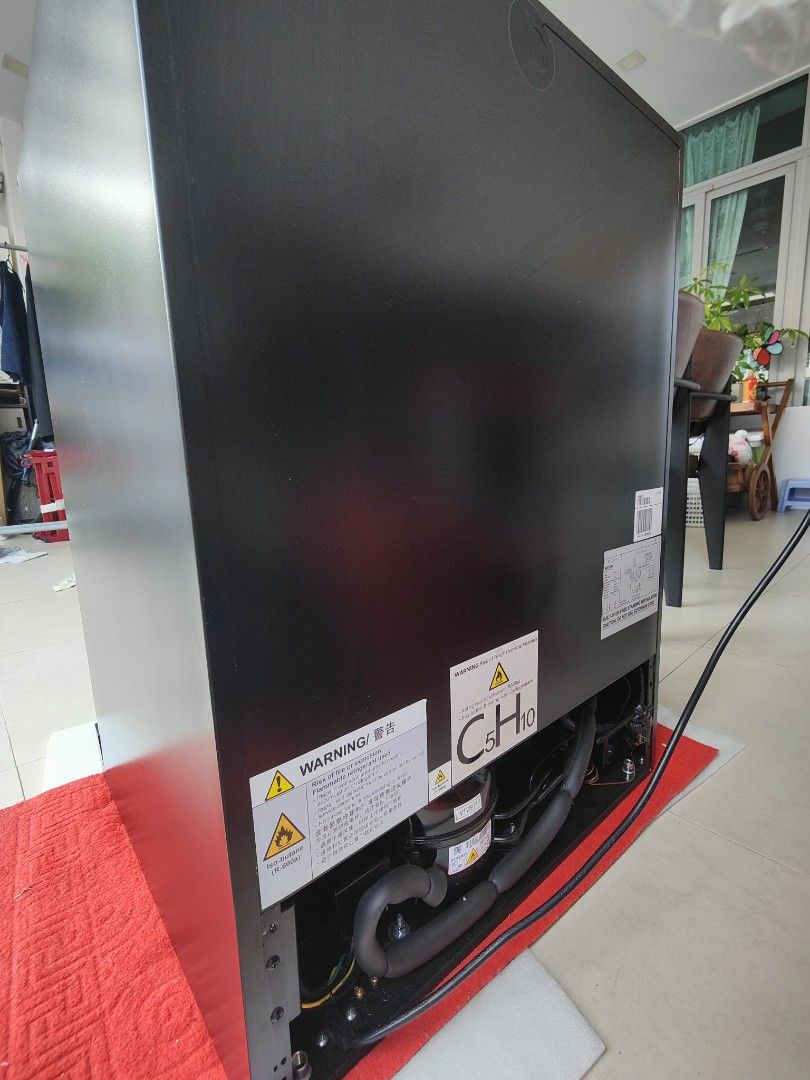 Kadeka Signature KS54TL (54 Bottles) Wine Chiller, TV & Home Appliances