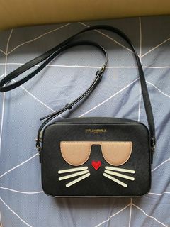 (Category: ) located in . Submitted by Bunnybebu (Listing ID 1233790160, Image 1). Description: .