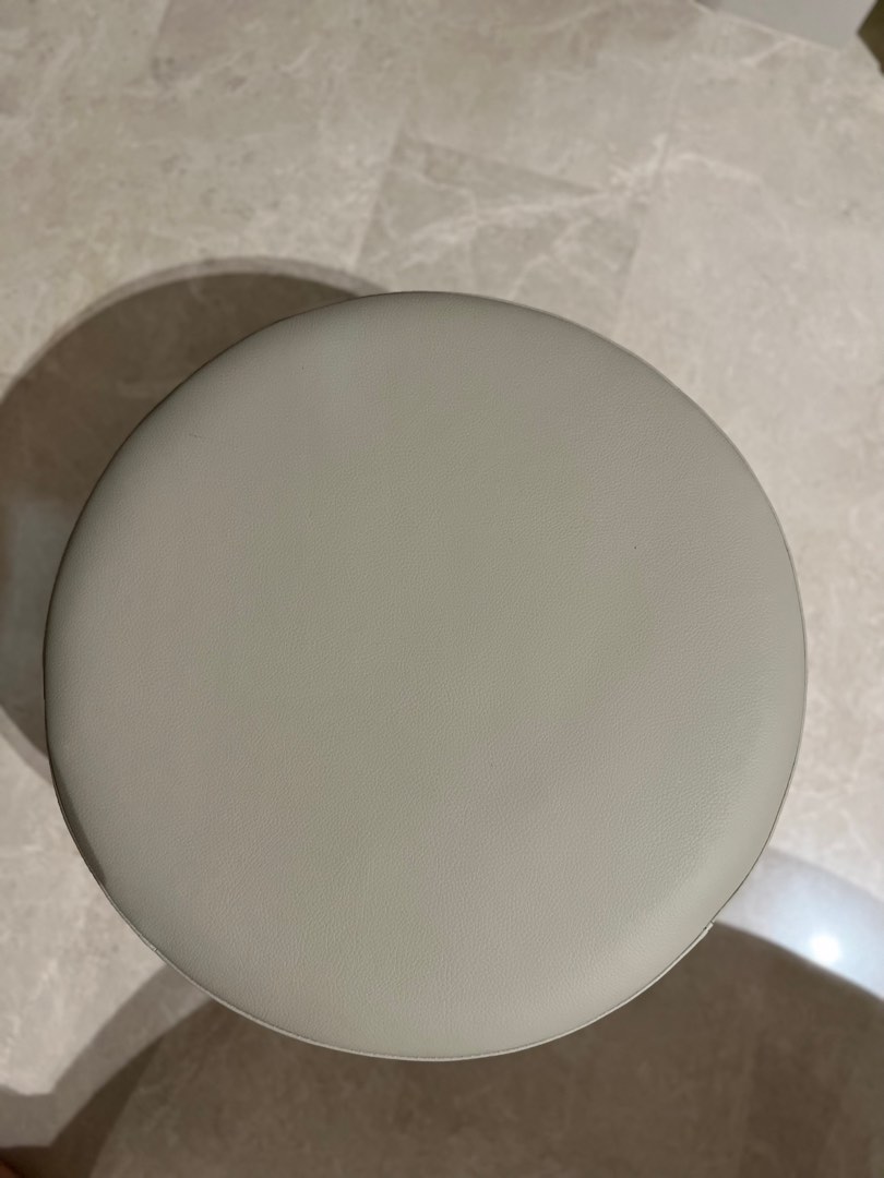 King Living Ottoman Bongo Standard, Furniture & Home Living, Furniture