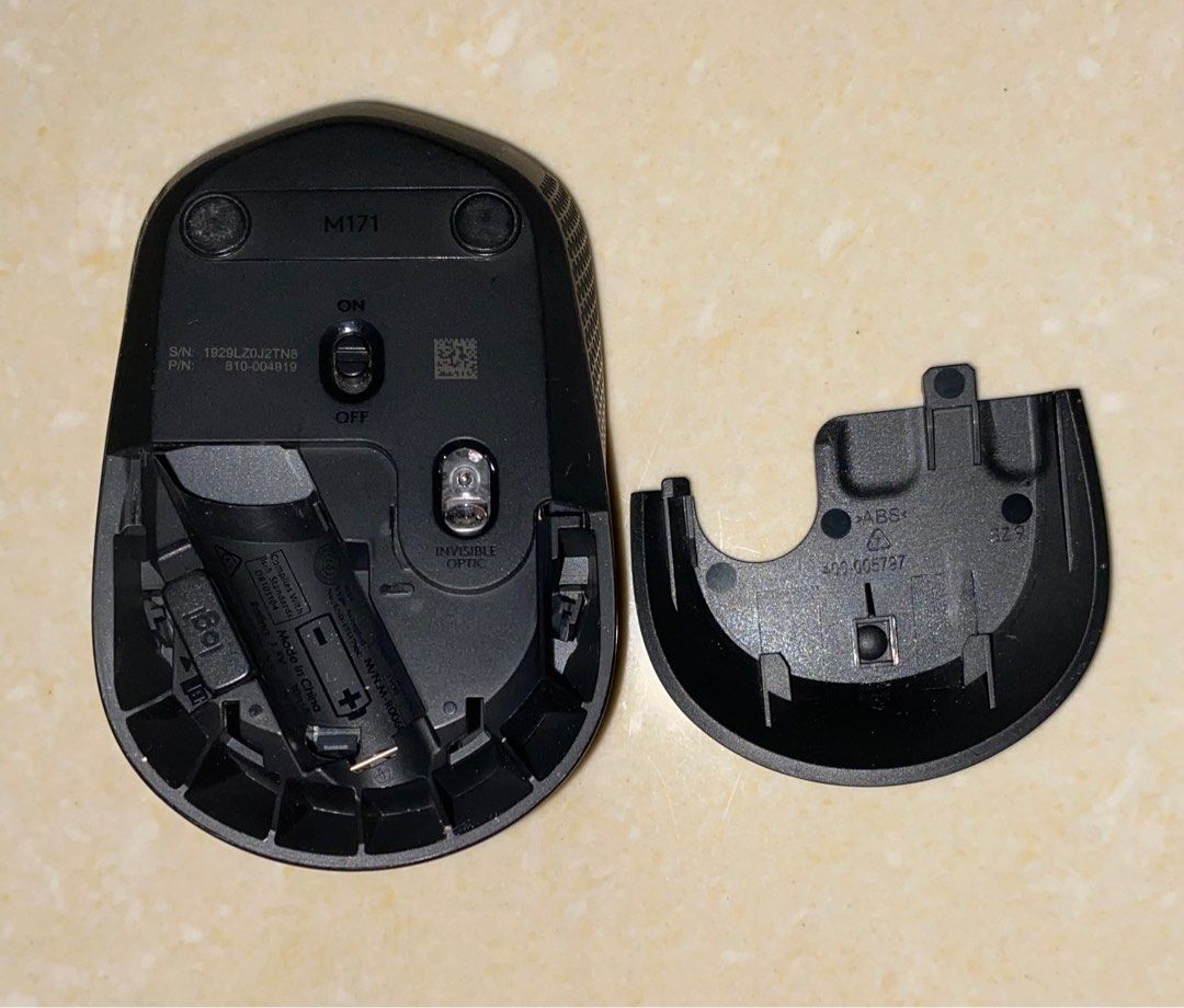 Logitech laptop/desktop mouse (Category: Computer Keyboard) located in Cavite. Submitted by eessaa08 (Listing ID 1233848867, Image 3). Description: Logitech Wireless Mouse RFS: Hindi na masyado gumagana ung scroll wheel (Not sure if mahina na ung battery na ginagamit ko or hindi na talaga sya masyadong nagffunction) MOP: BDO/Unionbank Courier: J&T/Lalamove/Pick-up (Cavite City) Shipping fee c/o buyer.