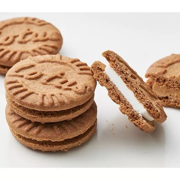 Lotus Biscoff sandwich cookie with vanilla fillings Chocolate fillings cream filled lotus