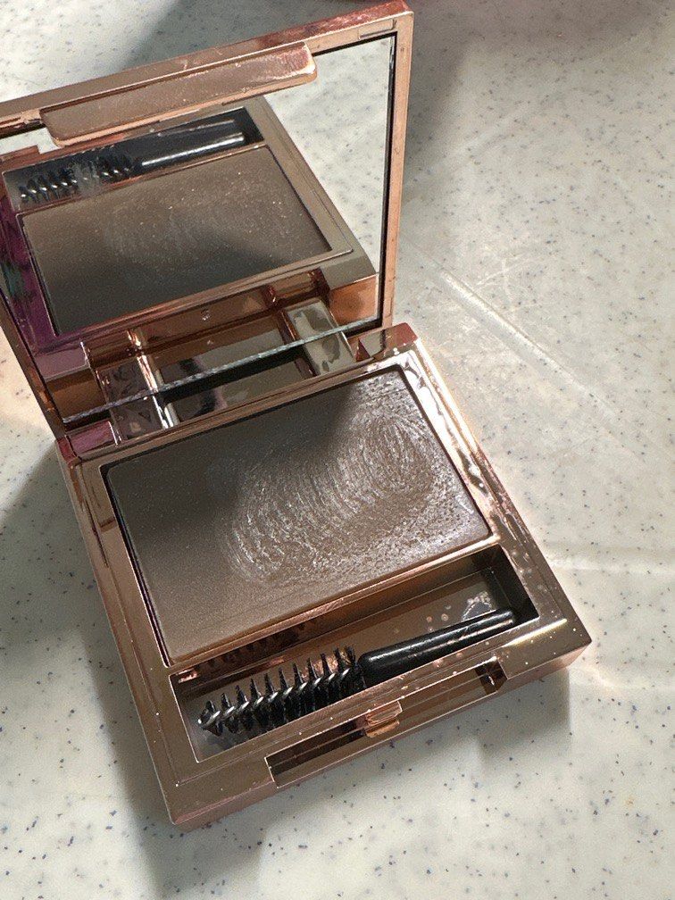 Makeup Revolution London Eyebrow Soap (Category: Makeup) located in Manila. Submitted by algoshoppe (Listing ID 1233750773, Image 3). Description: 💋used once 💋brush never used 💋RFS: i use other brow laminator.