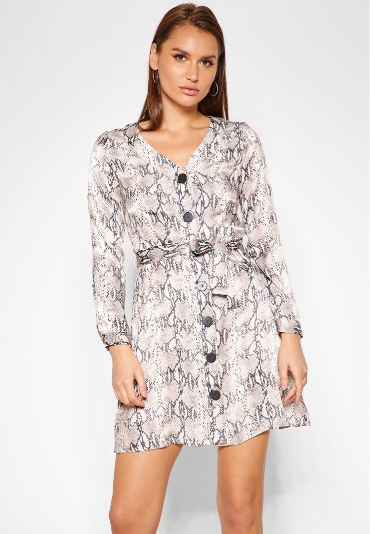 MANGO Snake Print Shirt Dress (Category: Dresses) located in Makati City. Submitted by ronsy21 (Listing ID 1233802648, Image 1). Description: Bought in Dubai. Only wore twice. This is best paired with ankle/Chelsea boots. RFS: Doesn’t fit anymore..