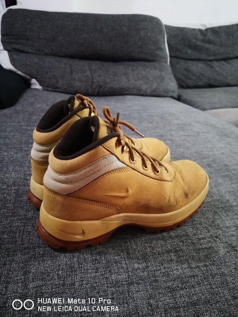 Nike acg boots store yellow