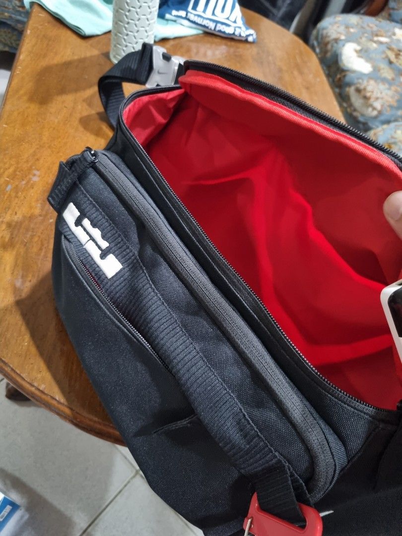 Nike Lebron Elemental Crossbody Sling Bag 10L, Men's Fashion, Bags
