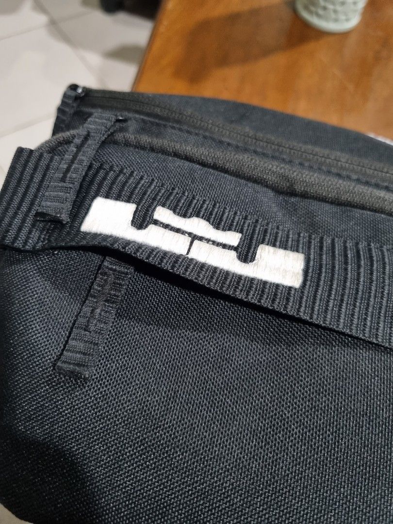 Nike Lebron Elemental Crossbody Sling Bag 10L, Men's Fashion, Bags
