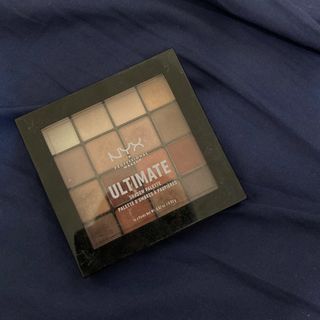 九成新✨NYX 16色大地色系眼影盤