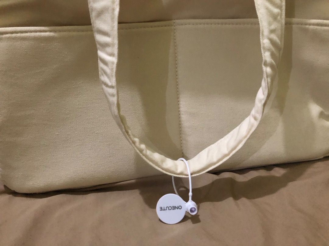 PET CARRIER/ KOREAN PET BAG(NEW), Pet Supplies, Homes & Other Pet