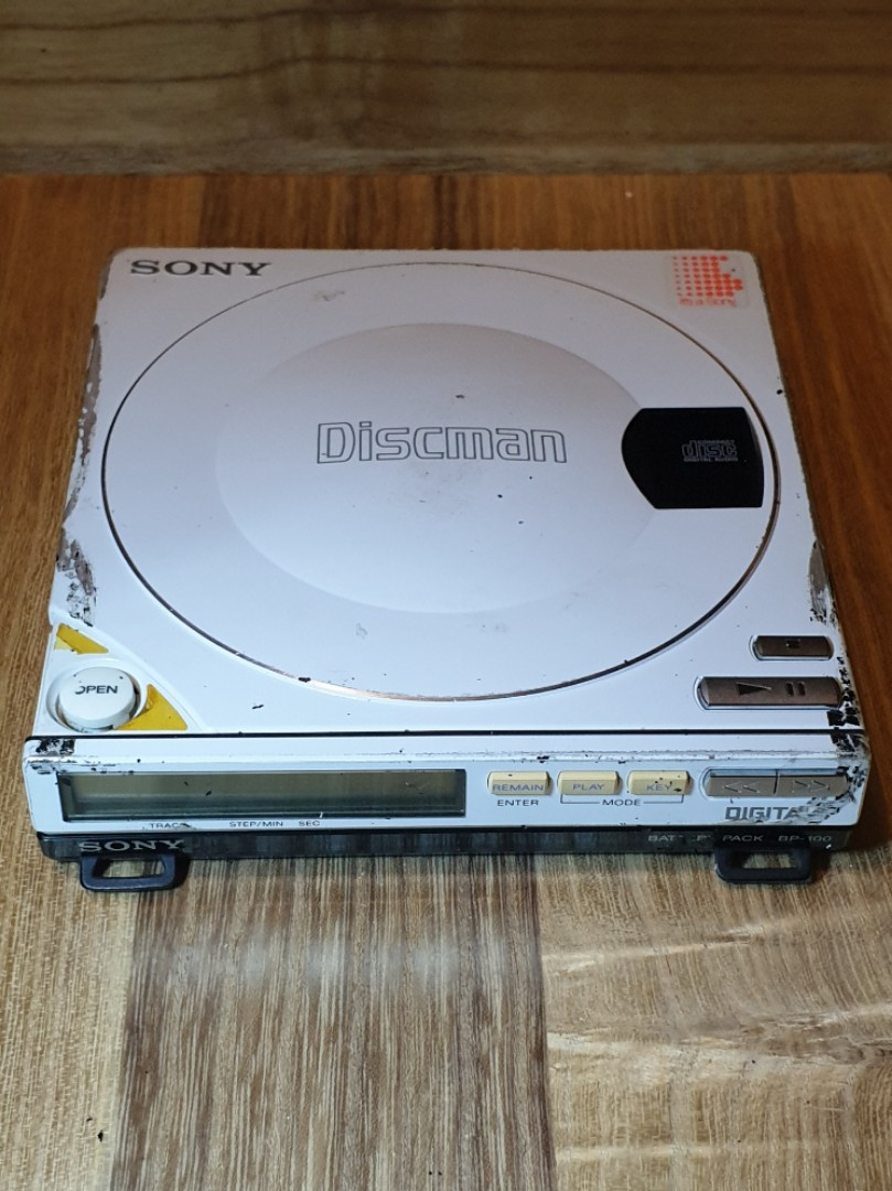 Rare 1987 Sony Discman D-100 White Metal Casing, Audio