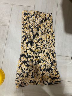Realisation Par themed black and yellow daisy silk satin midi skirt
