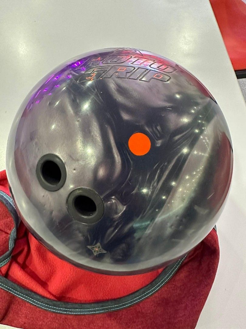 Rubicon UC3 bowling ball, Sports Equipment, Sports & Games, Billiards