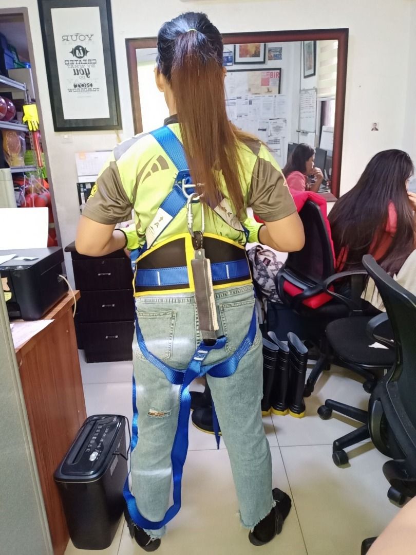 SAFETY HARNESS WITH BACK SUPPORT, Commercial & Industrial, Construction