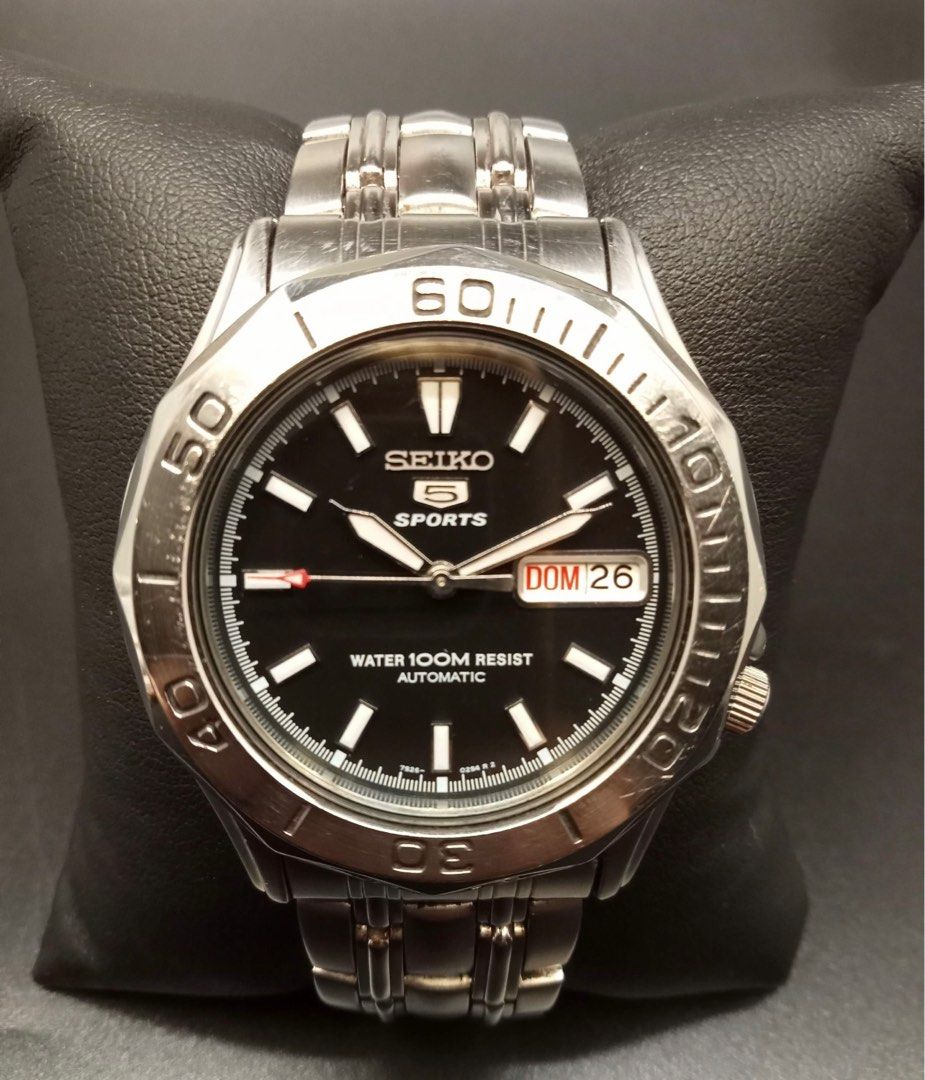Seiko SNK031 vintage Seiko 5 day date Luxury Watches on Carousell