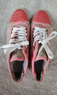 Sepatu Gucci