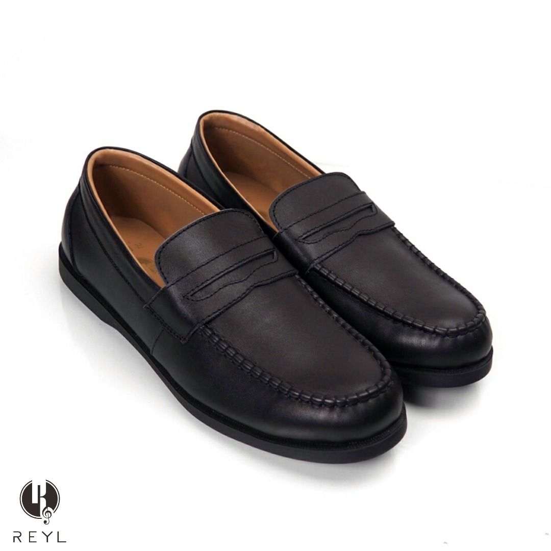 Sepatu Slip On Kulit Reyl Melismatic Black Reyl Man x TotoSuryo Sepatu Pantofel Formal Kerja Kantor Pria Premium Branded Eksklusif Fesyen Pria Sepatu Sepatu Formal di Carousell