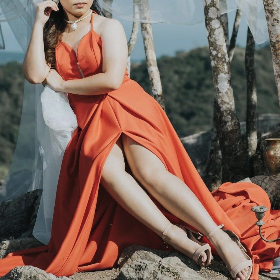 Sexy red dress with slit deals