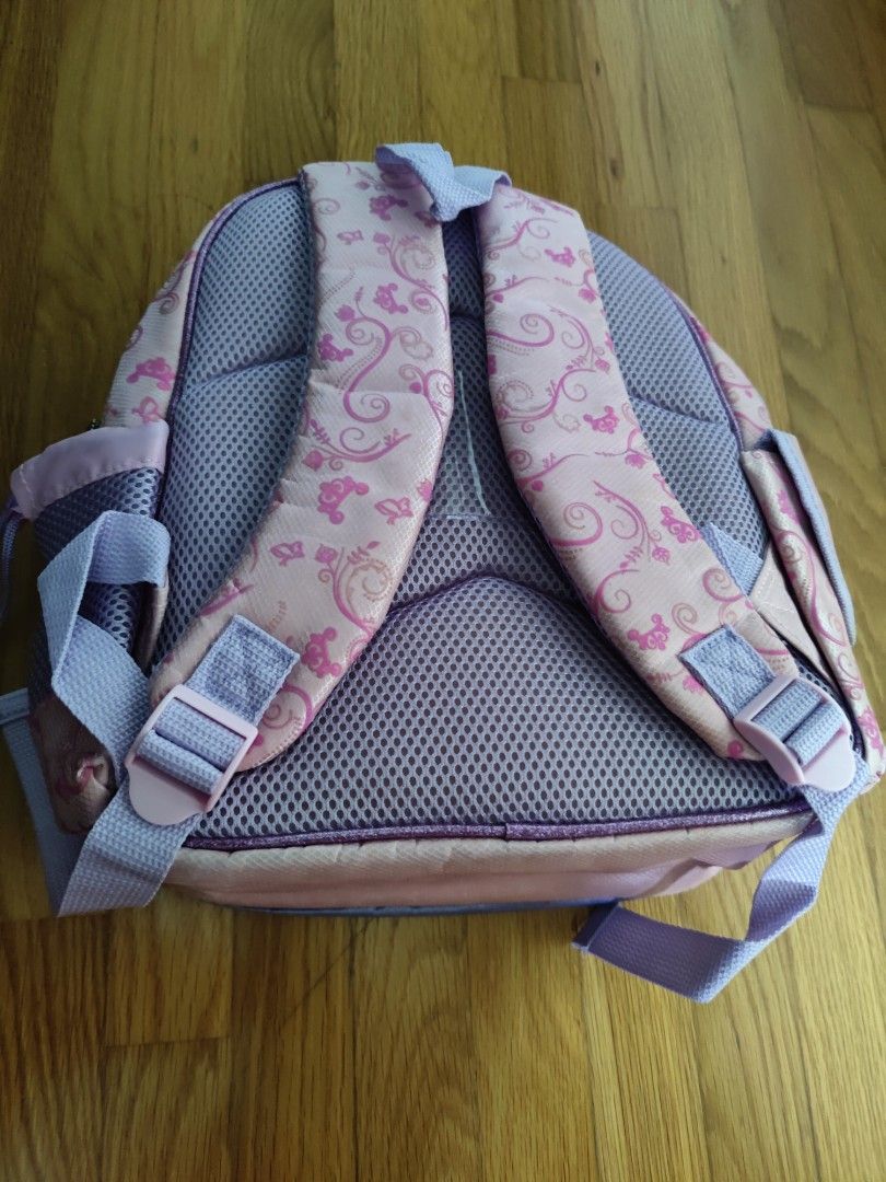 Sofia the First bagpack (Category: Carriers & Slings) located in Singapore. Submitted by mamashop02 (Listing ID 1233809043, Image 3). Description: Bagpack for little girl. 3 compartments with zip, plus 2 side pockets..