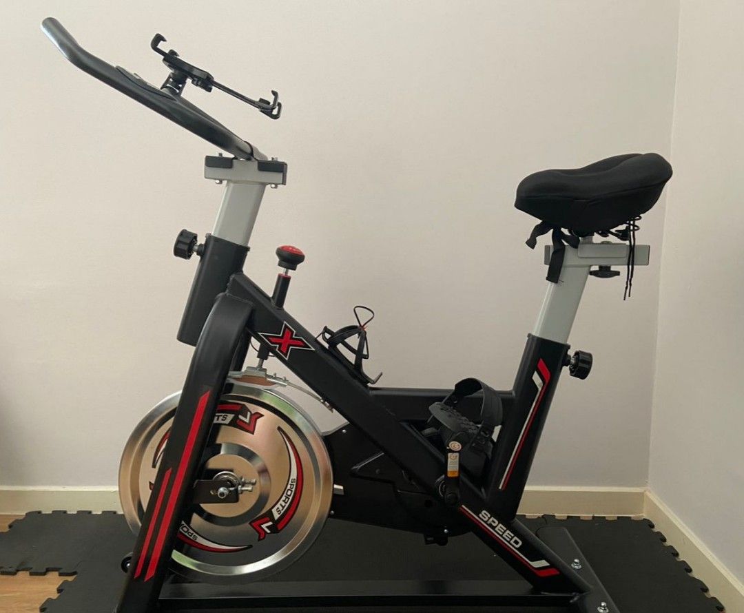 Spinning Bike, Sports Equipment, Exercise & Fitness, Cardio & Fitness