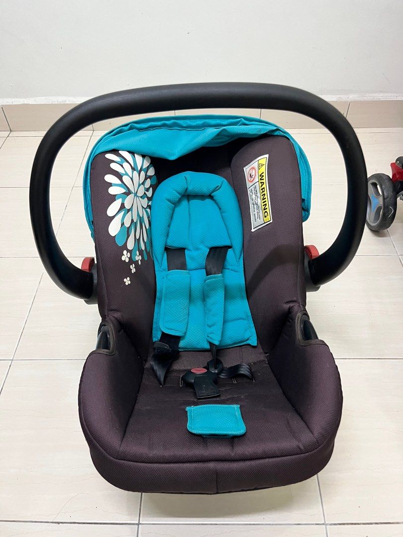 Sweetheart baby carrier top