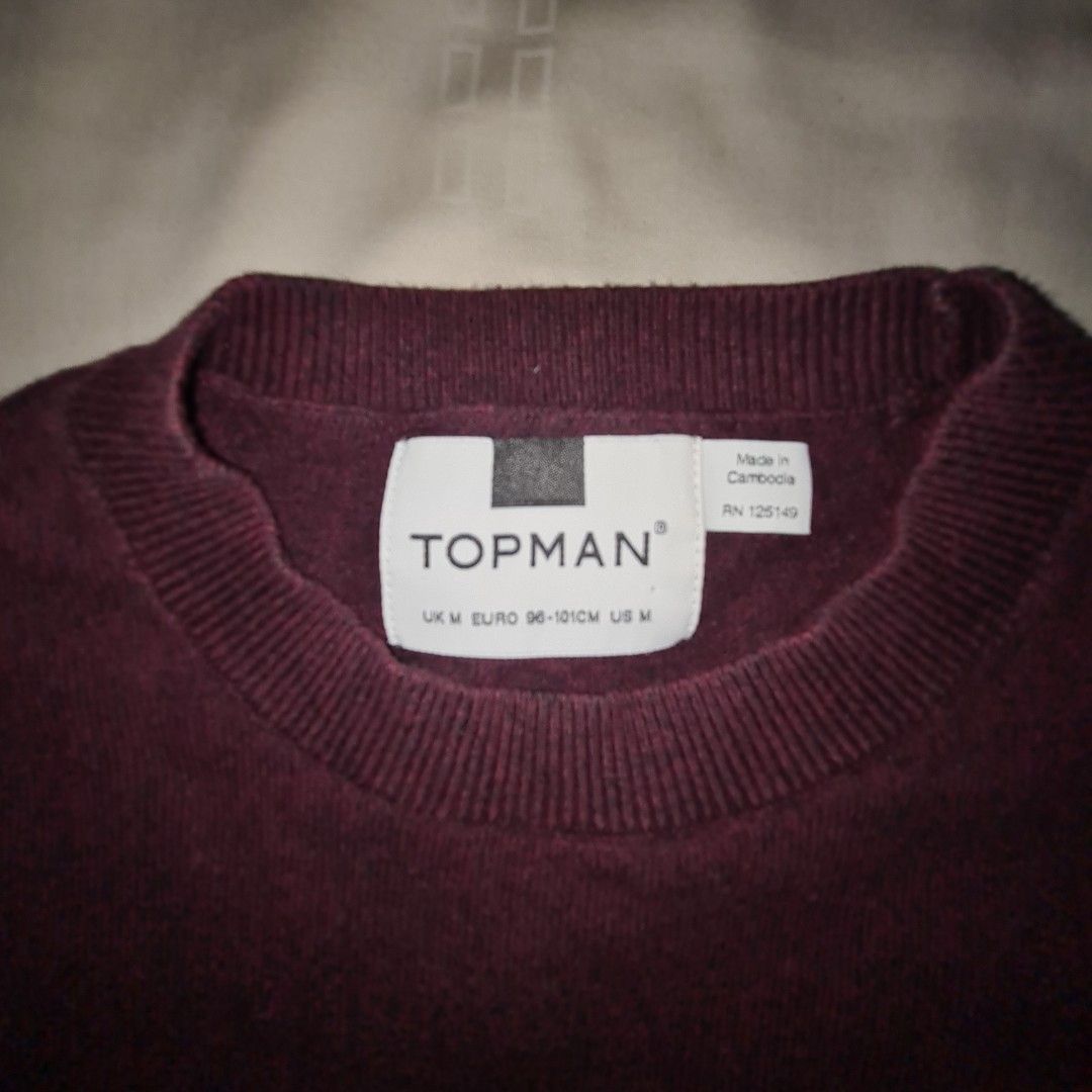 Topman Maroon Sweater (Category: Coats, Jackets and Outerwear) located in Quezon City. Submitted by Strawhat10 (Listing ID 1233778328, Image 3). Description: MOP: Gcash MOD: Grab or Lalamove.