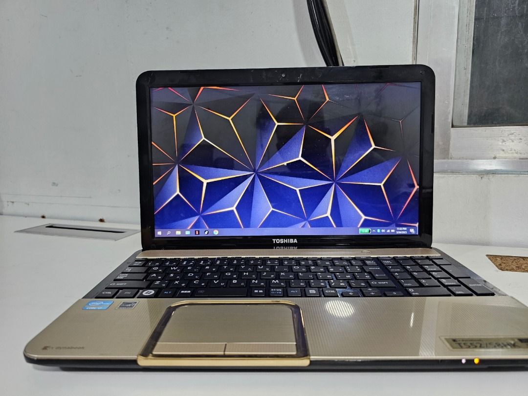 Toshiba GOLD Color Laptop / Core i7 with 12gb RAM and 256gb SSD Ready
