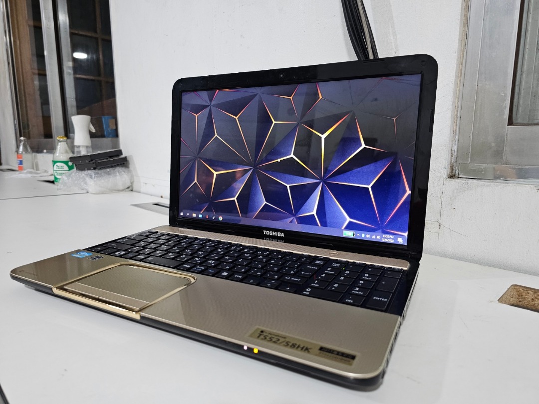 Toshiba GOLD Color Laptop / Core i7 with 12gb RAM and 256gb SSD Ready
