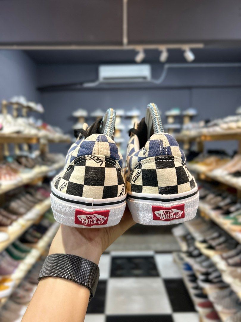 Big store check vans