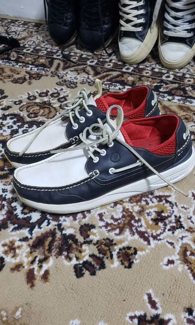 Visvim top sider (Category: Sneakers) located in Manila. Submitted by mistej (Listing ID 1233825742, Image 2). Description: visvim leather 2tone topsider shoes size 8 no box legit.