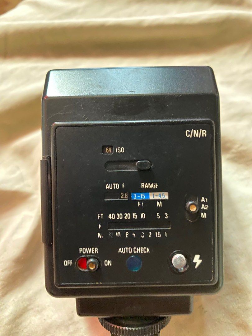 VIVITAR AUTO THYRISTOR 2600 D Flash (Category: Flashes) located in Paranaque City. Submitted by blossomscamerahub (Listing ID 1233782828, Image 2). Description: WORKING ‼️‼️‼️ I'll send videos of it working. Vivitar Auto Thyristor 2600 D Need 4 Double A Batteries.