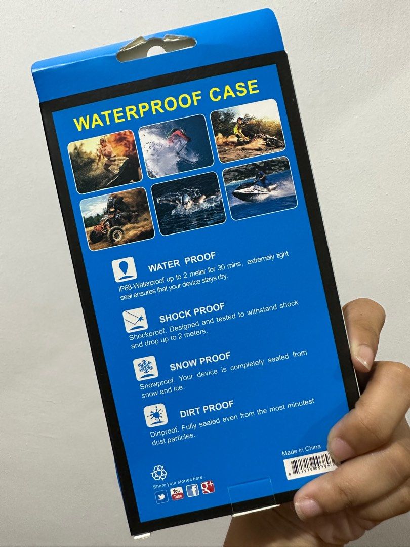 Waterproof Case for Samsung Galaxy S21 (Category: Cases & Sleeves) located in Manila. Submitted by be.xquisitemnl (Listing ID 1233849088, Image 2). Description: Never been used Stored only Bought for Php 500+ in shopee Rfs: di trip ni dad makapal daw haha di nalang ginamit for beach trips.