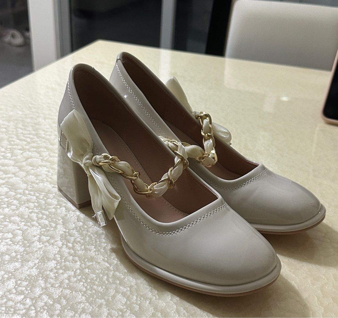 White princess shoes Women s Fashion Footwear Heels on Carousell