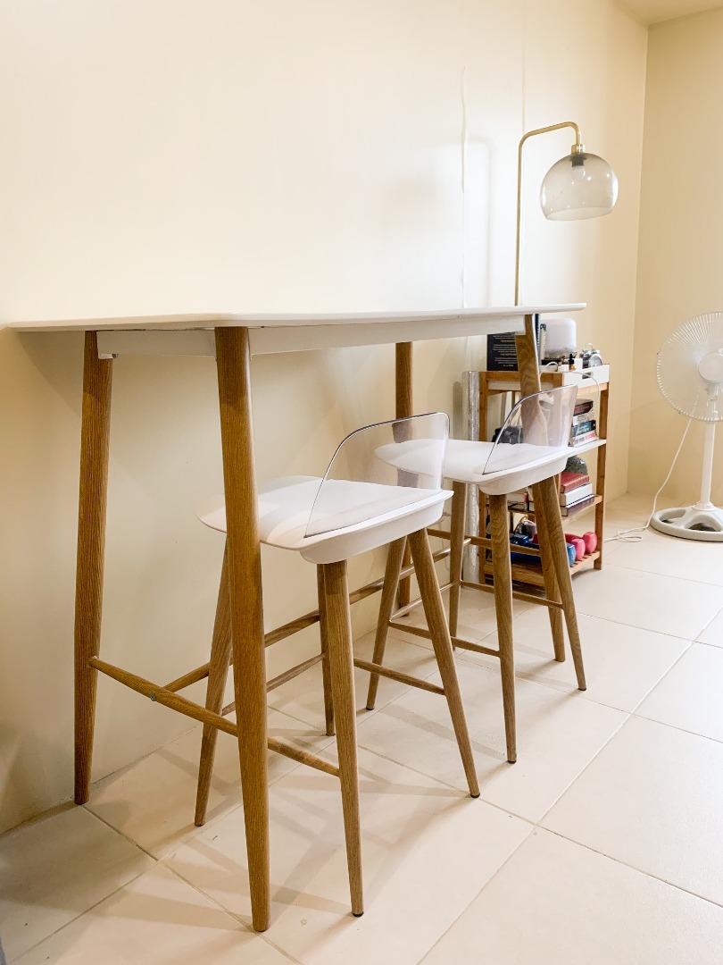 High chair and table clearance